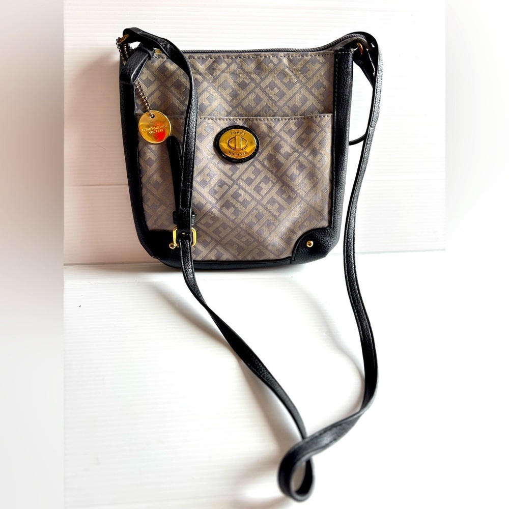 Tommy Hilfiger Crossbody Bag